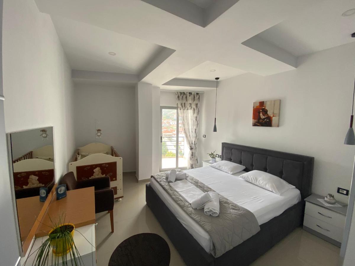 Guest'S Apartament Pogradec Exteriör bild