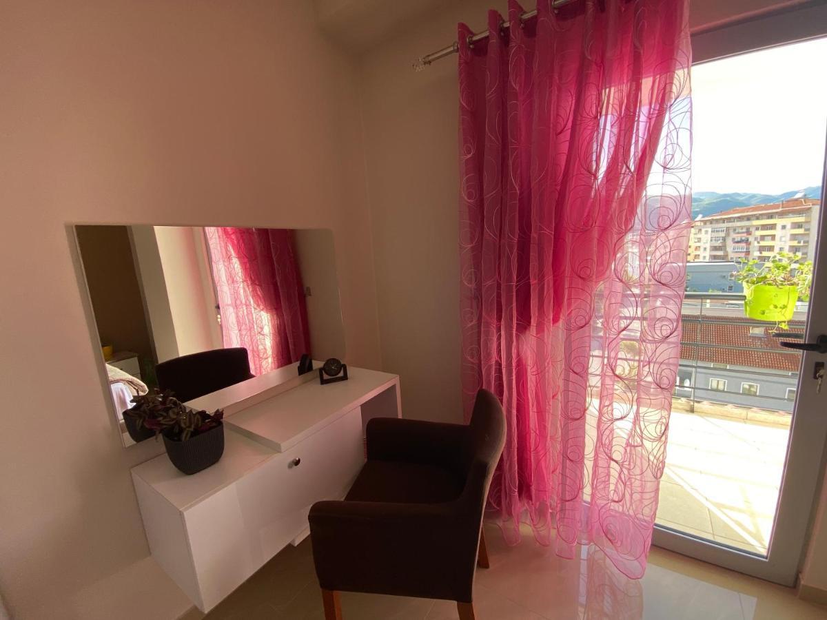 Guest'S Apartament Pogradec Exteriör bild