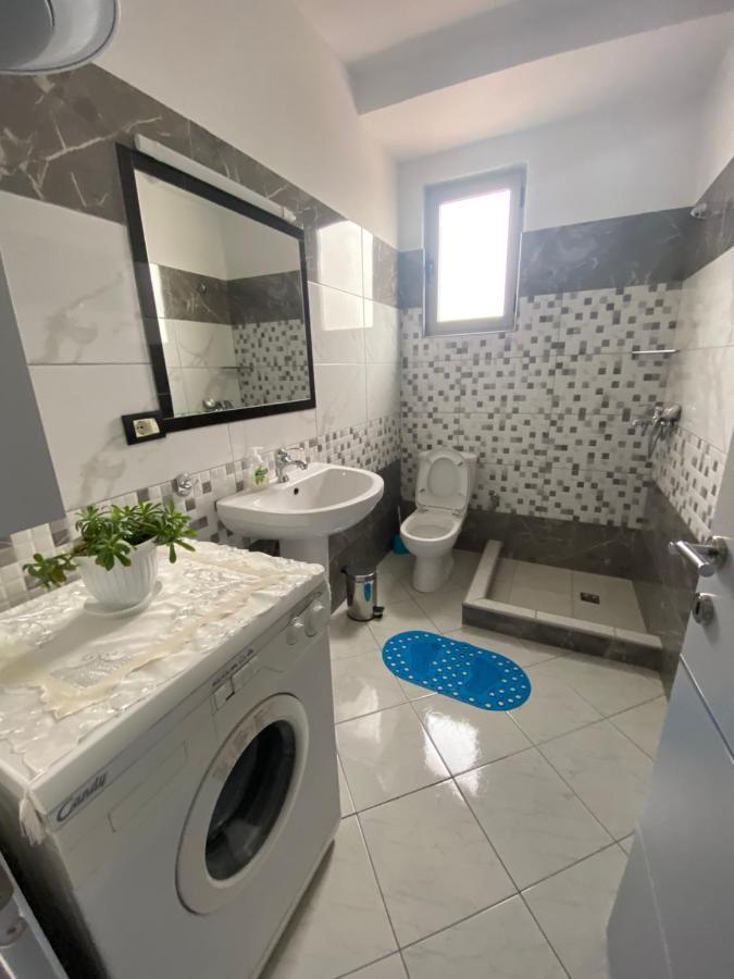 Guest'S Apartament Pogradec Exteriör bild